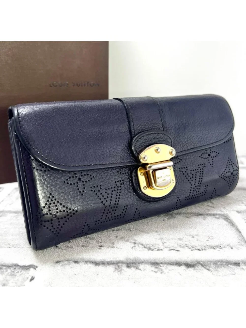 Louis Vuitton Mahina Portefeuille Iris Dark Purple Wallet